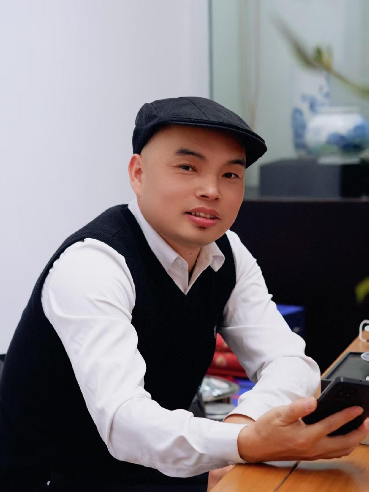 ����Ӣ�����ɺ�Ҷ��Ժ�о�Ա��